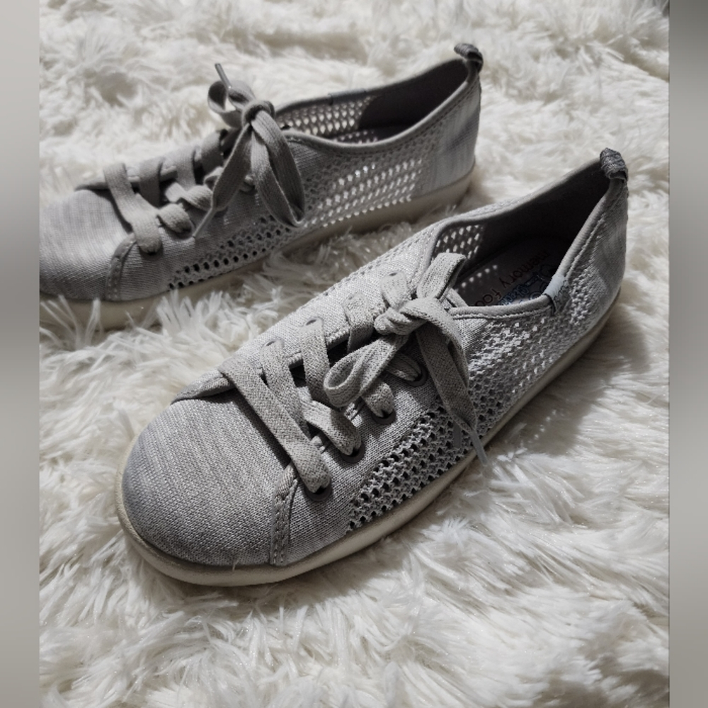 Bob's canvas shoes